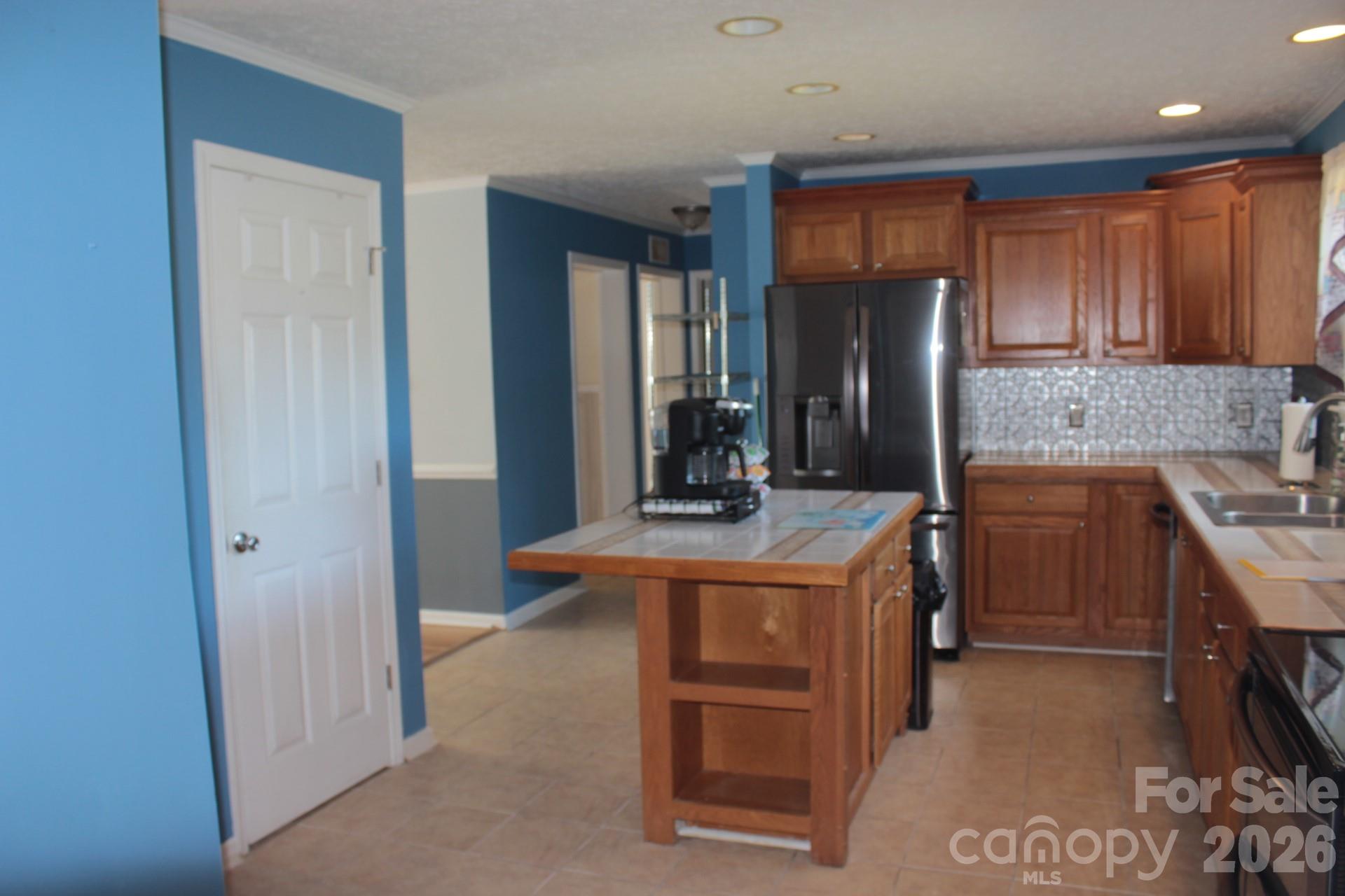 Single Family Residence at 130 Overhill Drive, Gaffney, photo 10 of 32