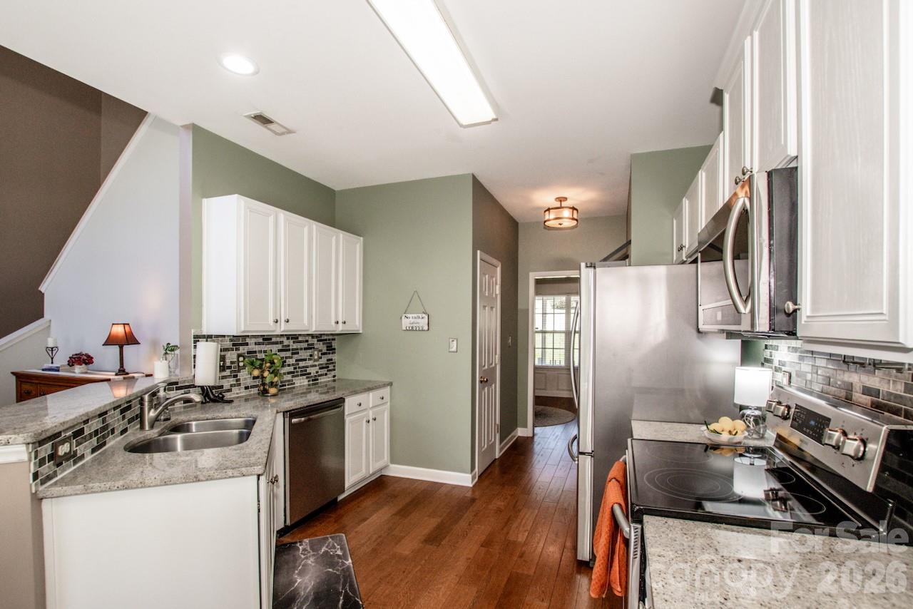 Single Family Residence at 375 Brook Glen Drive, Mooresville, photo 22 of 48