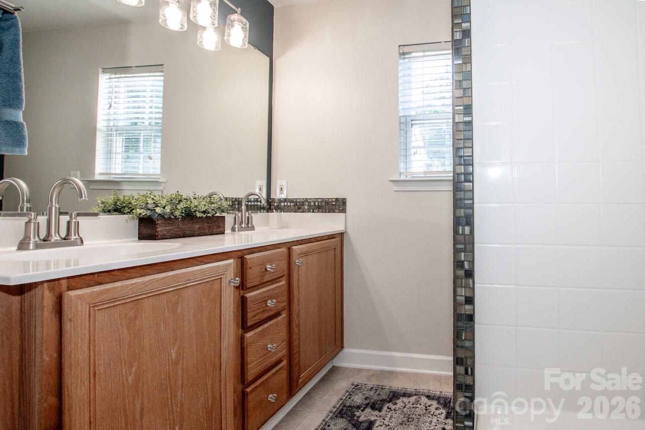 Single Family Residence at 375 Brook Glen Drive, Mooresville, photo 32 of 48
