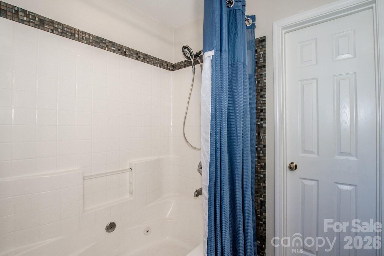 Single Family Residence at 375 Brook Glen Drive, Mooresville, photo 35 of 48