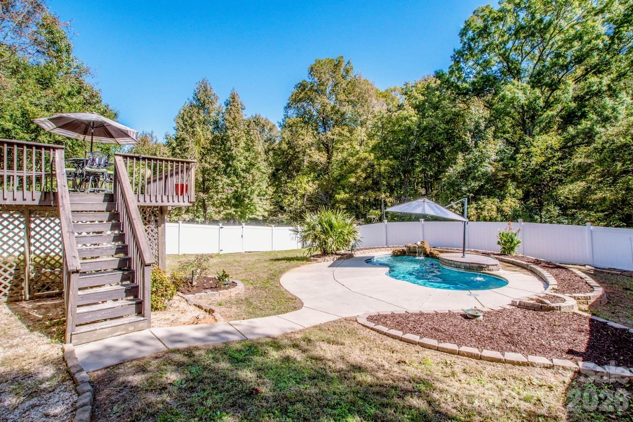 Single Family Residence at 375 Brook Glen Drive, Mooresville, photo 43 of 48