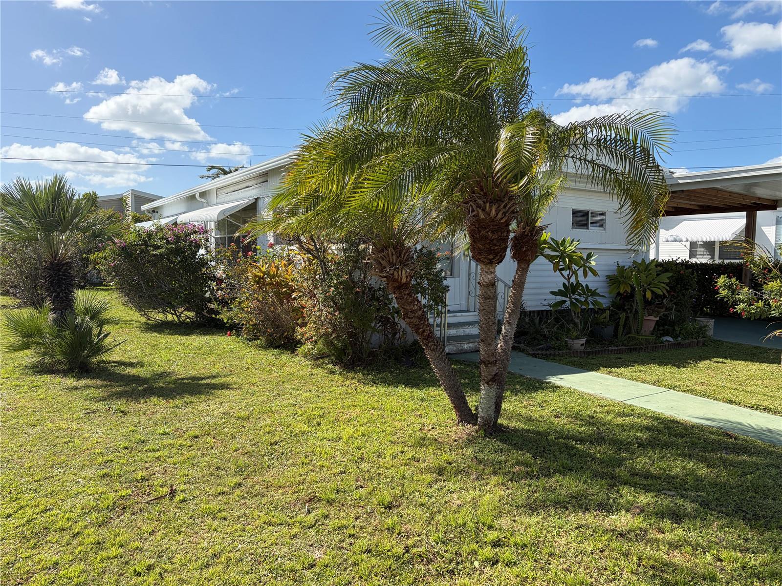 Mobile Home at 4949 OAKLAND HILLS AVE, SARASOTA, photo 3 of 74