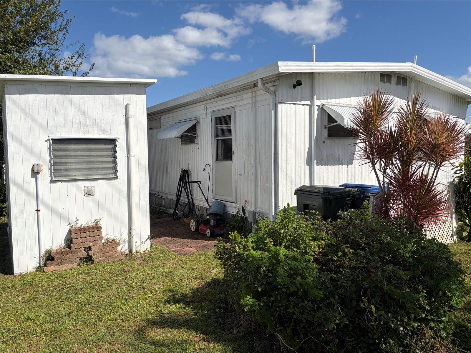 Mobile Home at 4949 OAKLAND HILLS AVE, SARASOTA, photo 5 of 74
