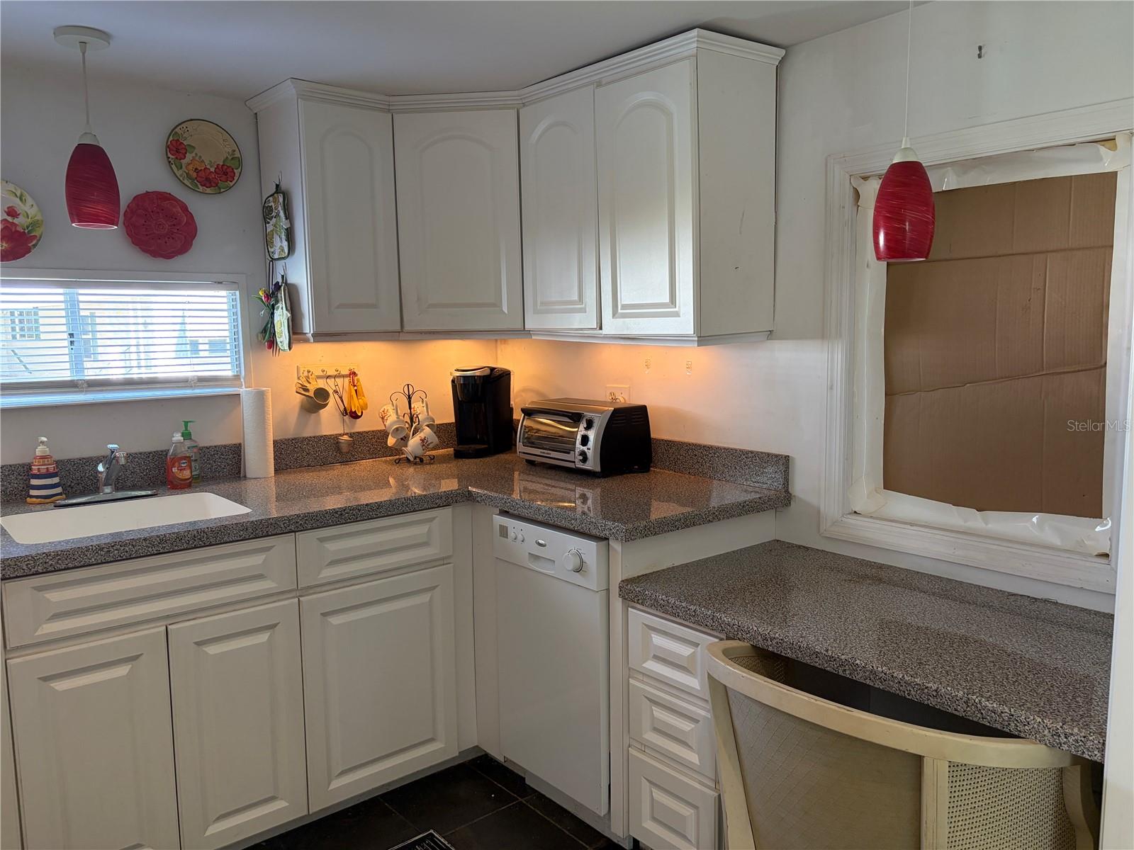 Mobile Home at 4949 OAKLAND HILLS AVE, SARASOTA, photo 13 of 74