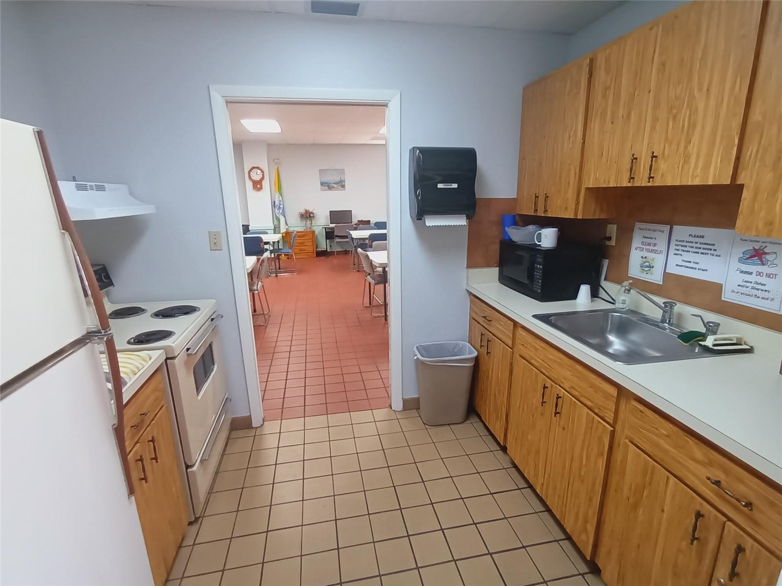 Mobile Home at 4949 OAKLAND HILLS AVE, SARASOTA, photo 46 of 74