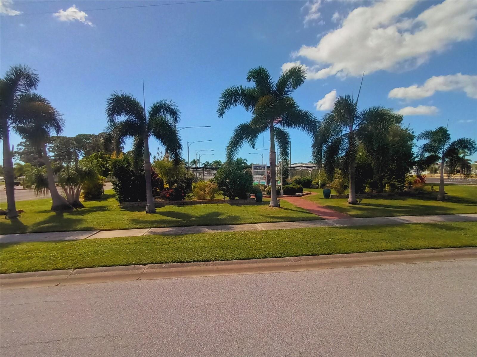 Mobile Home at 4949 OAKLAND HILLS AVE, SARASOTA, photo 57 of 74