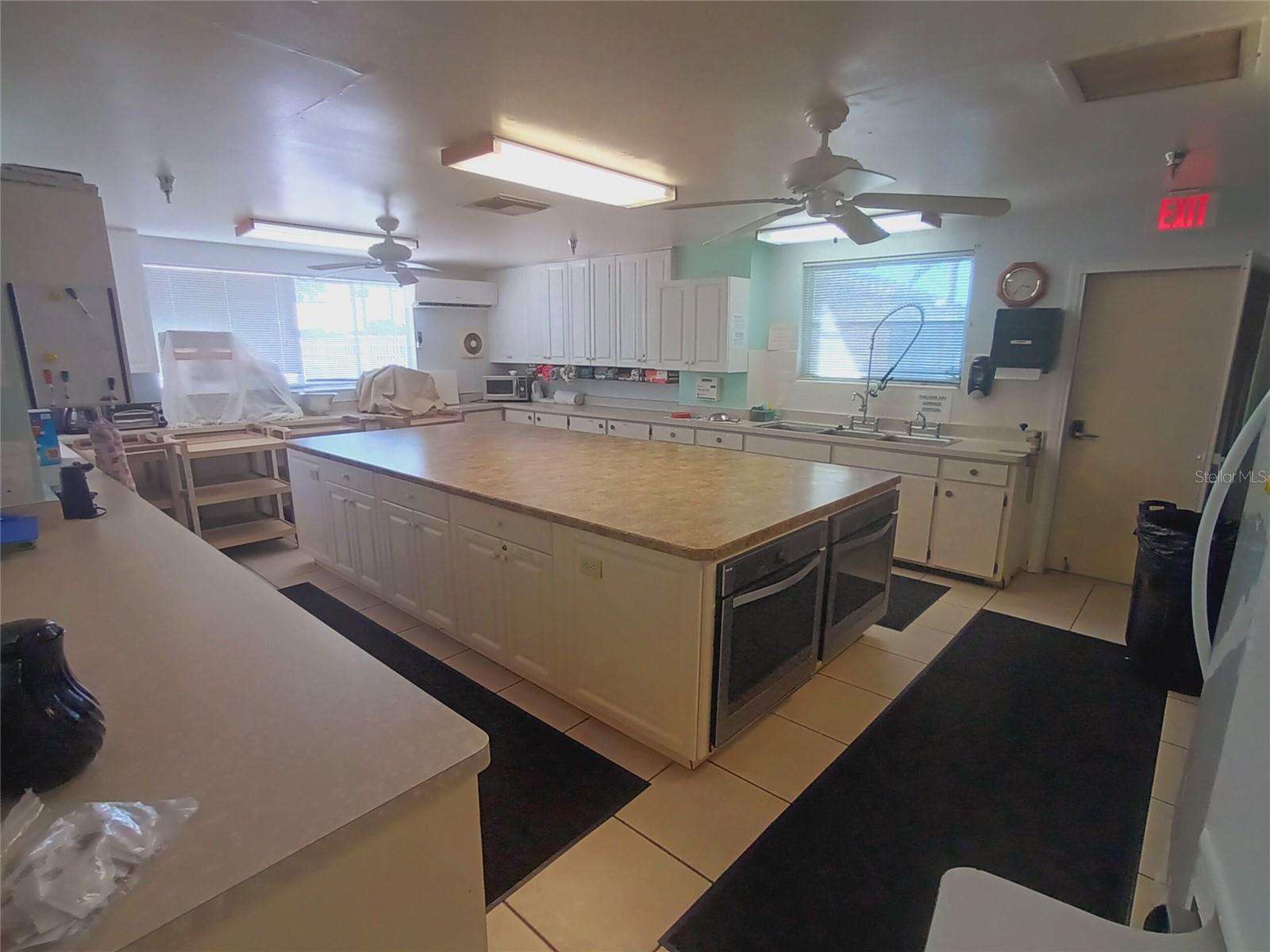 Mobile Home at 4949 OAKLAND HILLS AVE, SARASOTA, photo 72 of 74
