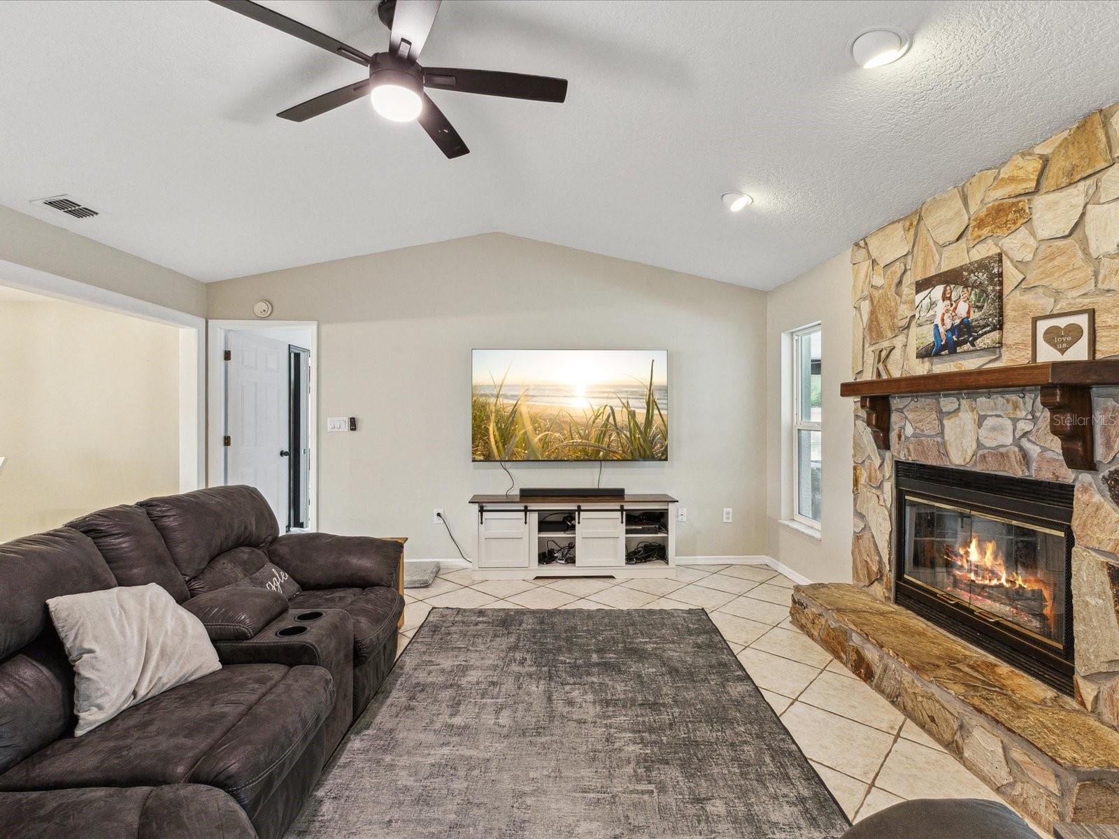 Family Room - 1222 HUNTINGTON AVE, SPRING HILL