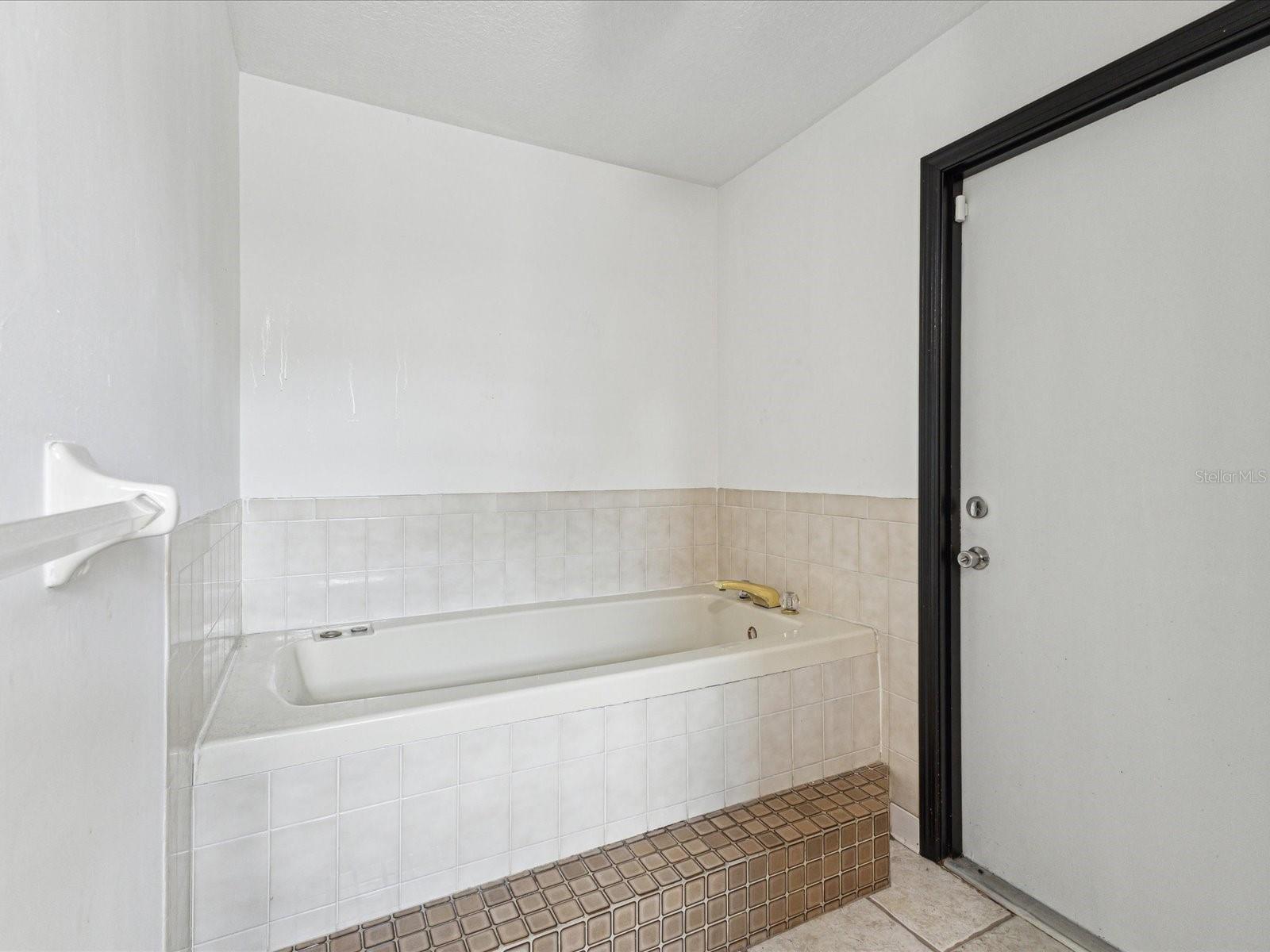 Primary Bathroom - 1222 HUNTINGTON AVE, SPRING HILL