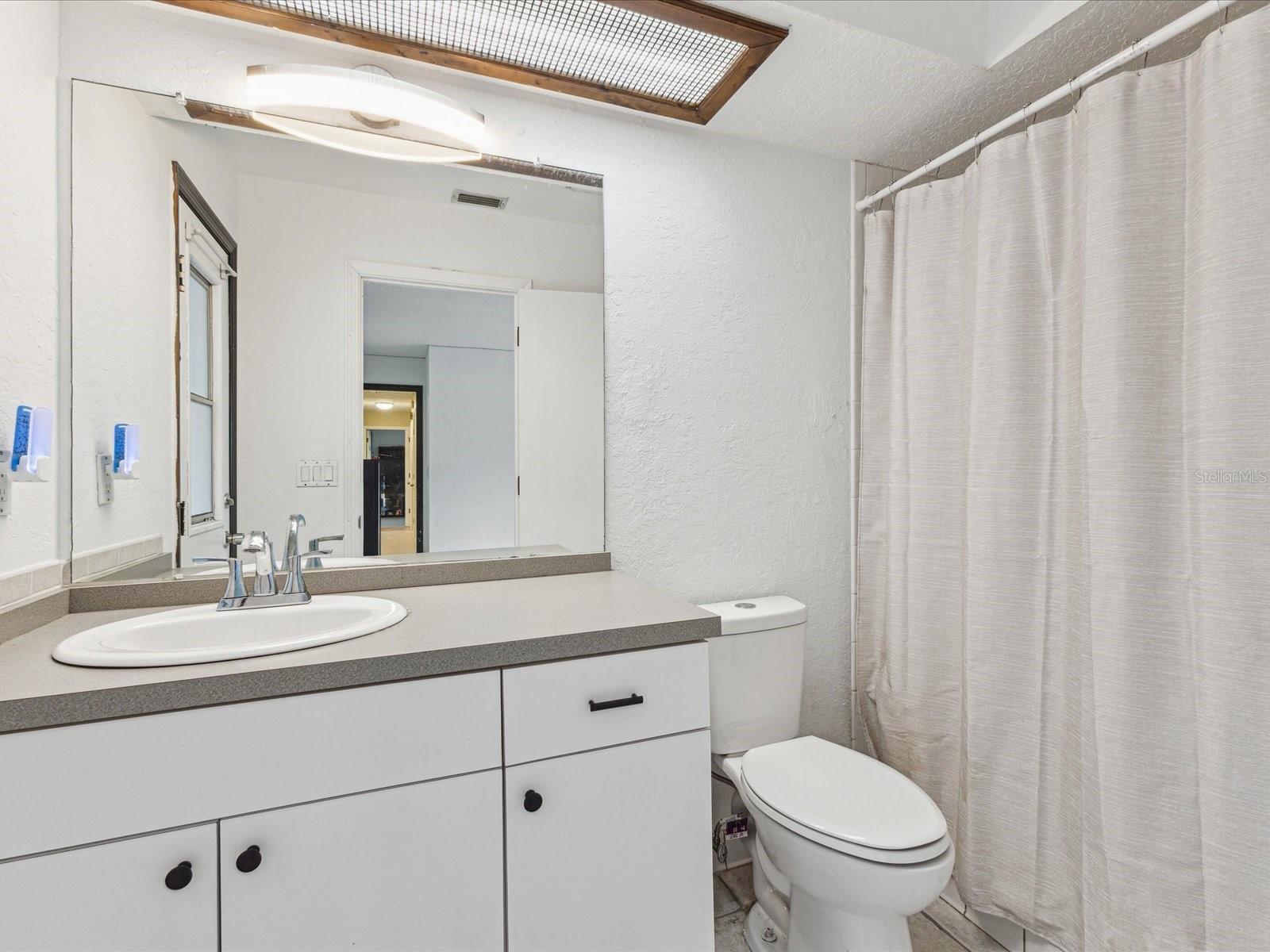 Bedroom 2 Ensuite - 1222 HUNTINGTON AVE, SPRING HILL