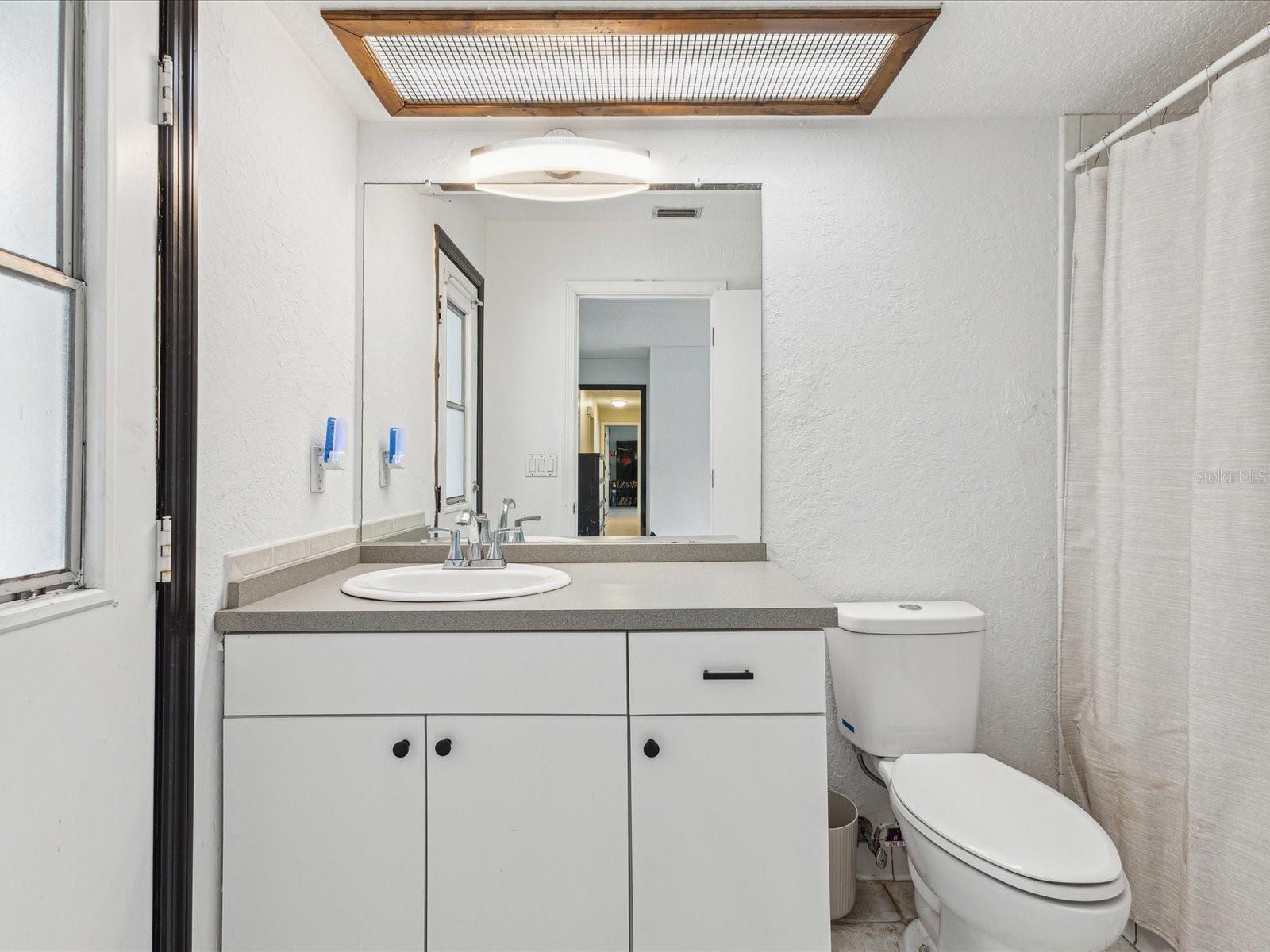 Bedroom 2 ensuite with pool access - 1222 HUNTINGTON AVE, SPRING HILL