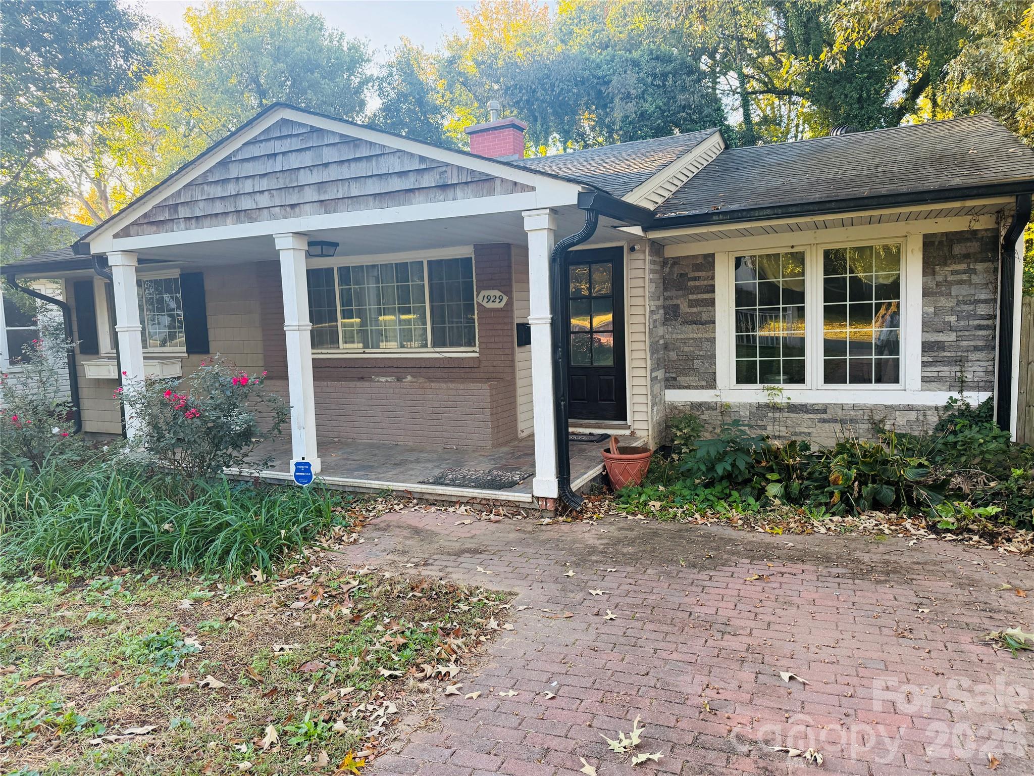 Single Family Residence at 1929 Grier Avenue, Charlotte, photo 2 of 25