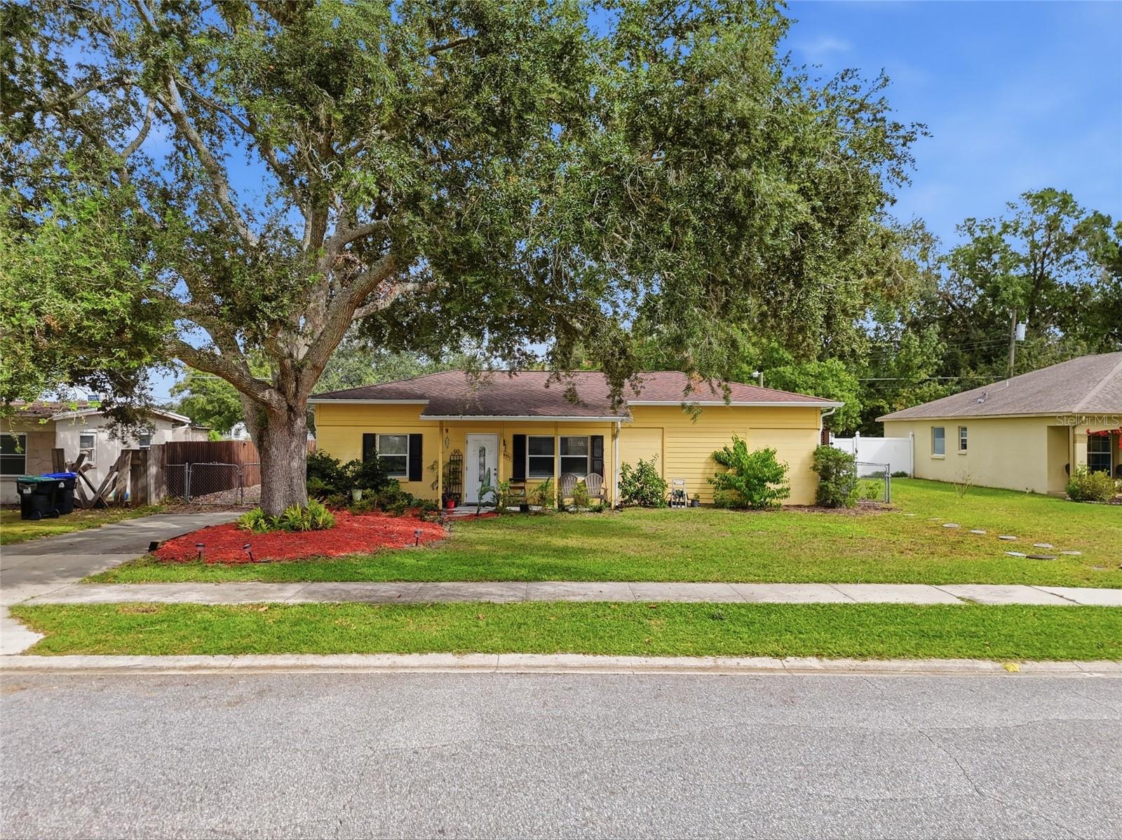 Single Family Residence at 1601 GATTIS DR, ORLANDO, photo 3 of 24