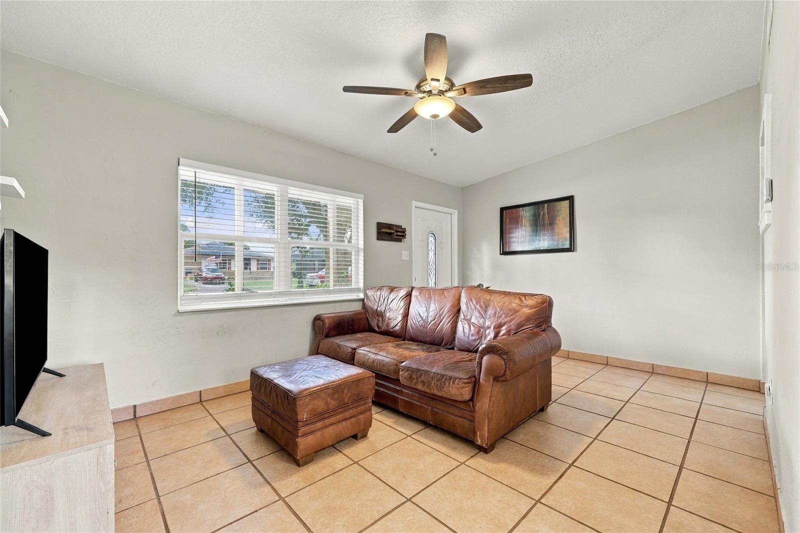 Living Room - 1601 GATTIS DR, ORLANDO