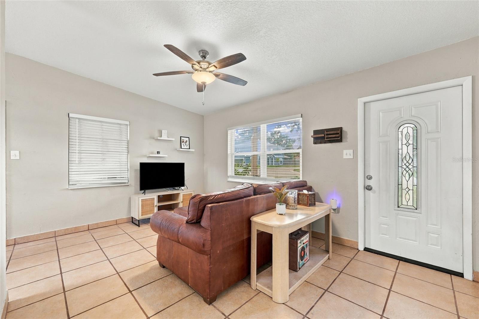 Single Family Residence at 1601 GATTIS DR, ORLANDO, photo 6 of 24