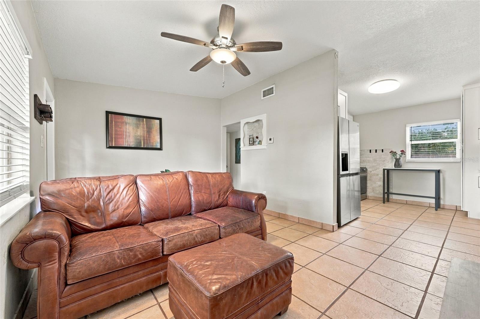 Single Family Residence at 1601 GATTIS DR, ORLANDO, photo 7 of 24