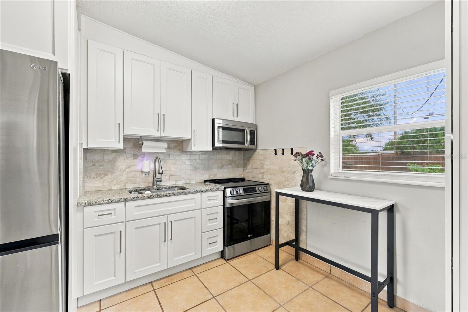 Single Family Residence at 1601 GATTIS DR, ORLANDO, photo 10 of 24