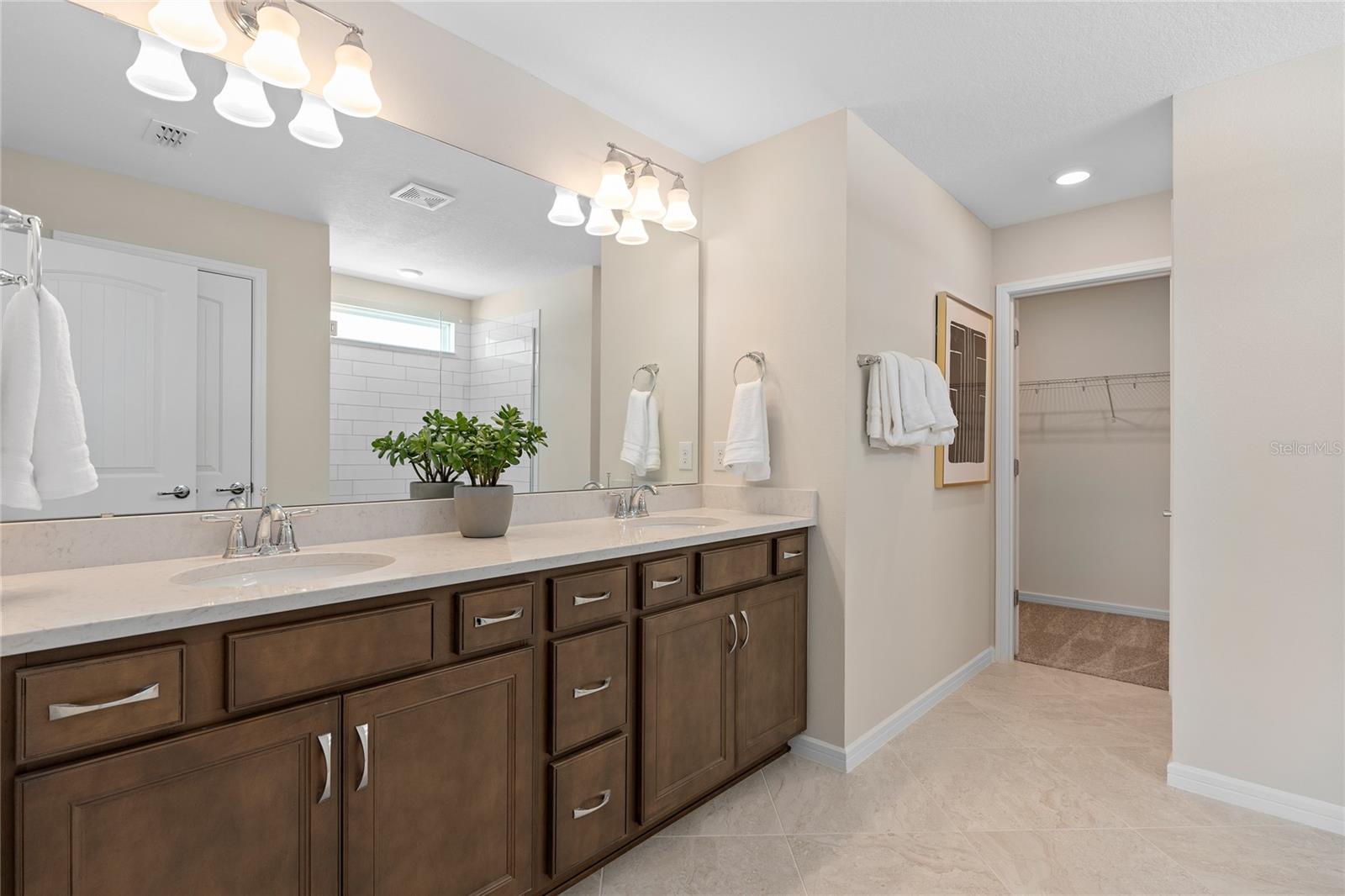 Model Home Design Only. Pictures and furnishings are for illustrative purposes only. Elevations, colors and options may vary. Furniture is for model home staging only. - 2502 SERENITY GARDEN DR, KISSIMMEE