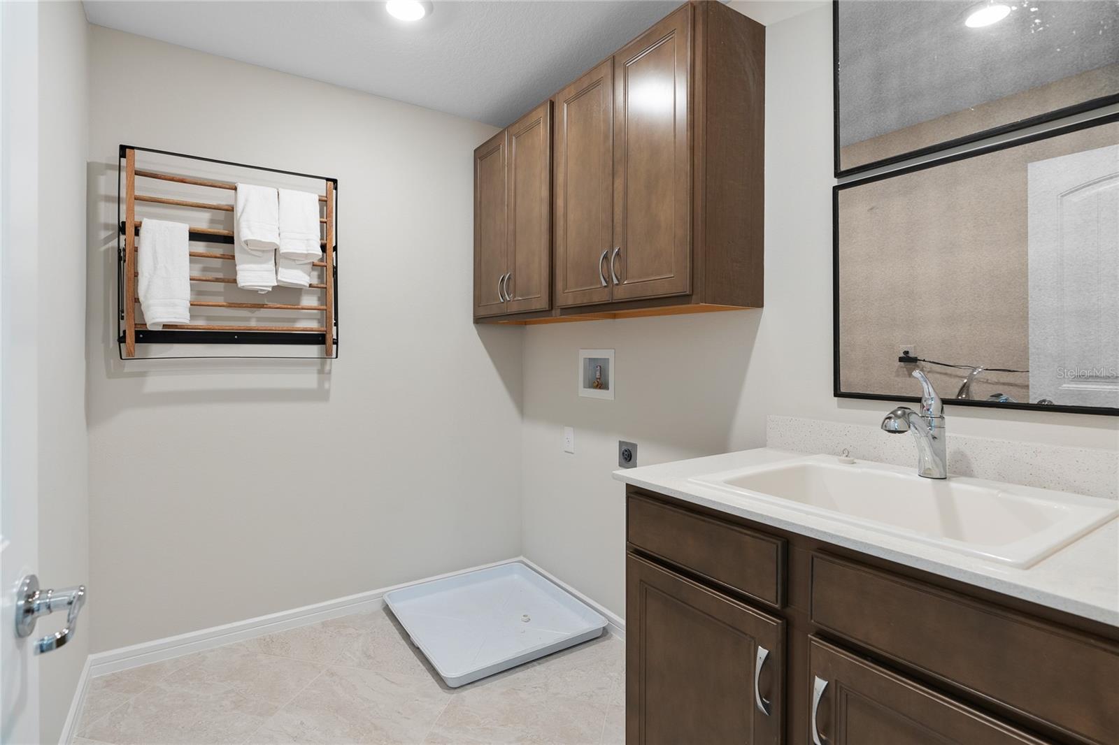Model Home Design Only. Pictures and furnishings are for illustrative purposes only. Elevations, colors and options may vary. Furniture is for model home staging only. - 2502 SERENITY GARDEN DR, KISSIMMEE
