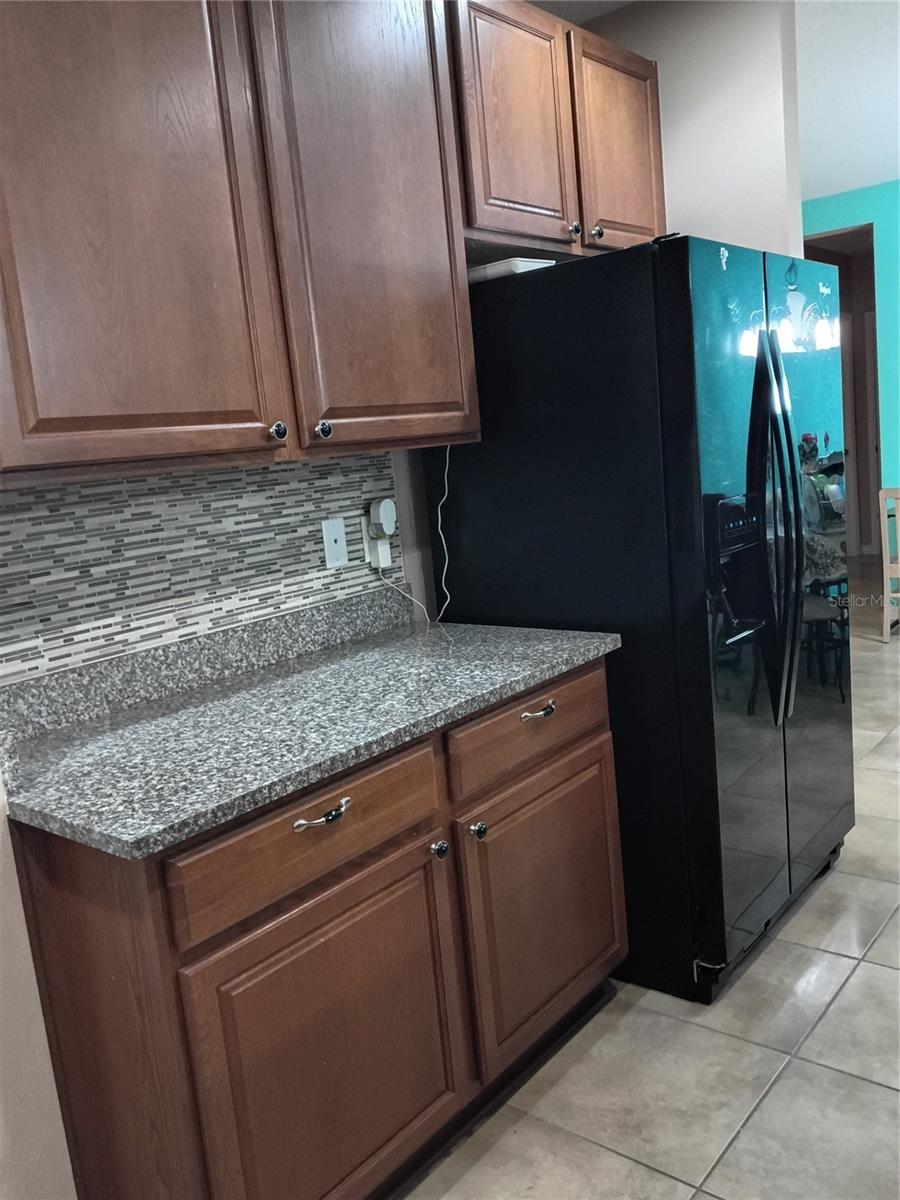 Kitchen - 406 WINDBOURNE WAY, HAINES CITY