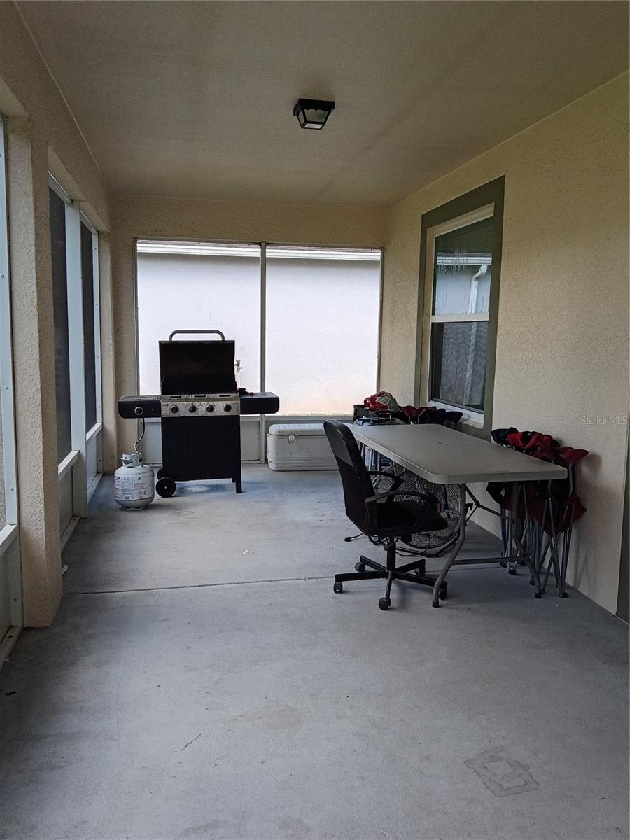 Screened-in Porch - 406 WINDBOURNE WAY, HAINES CITY