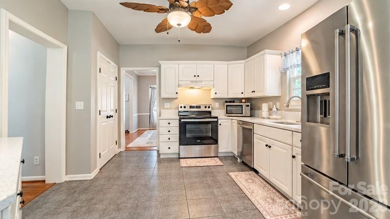 Single Family Residence at 6216 Creek Breeze Road, Charlotte, photo 11 of 35