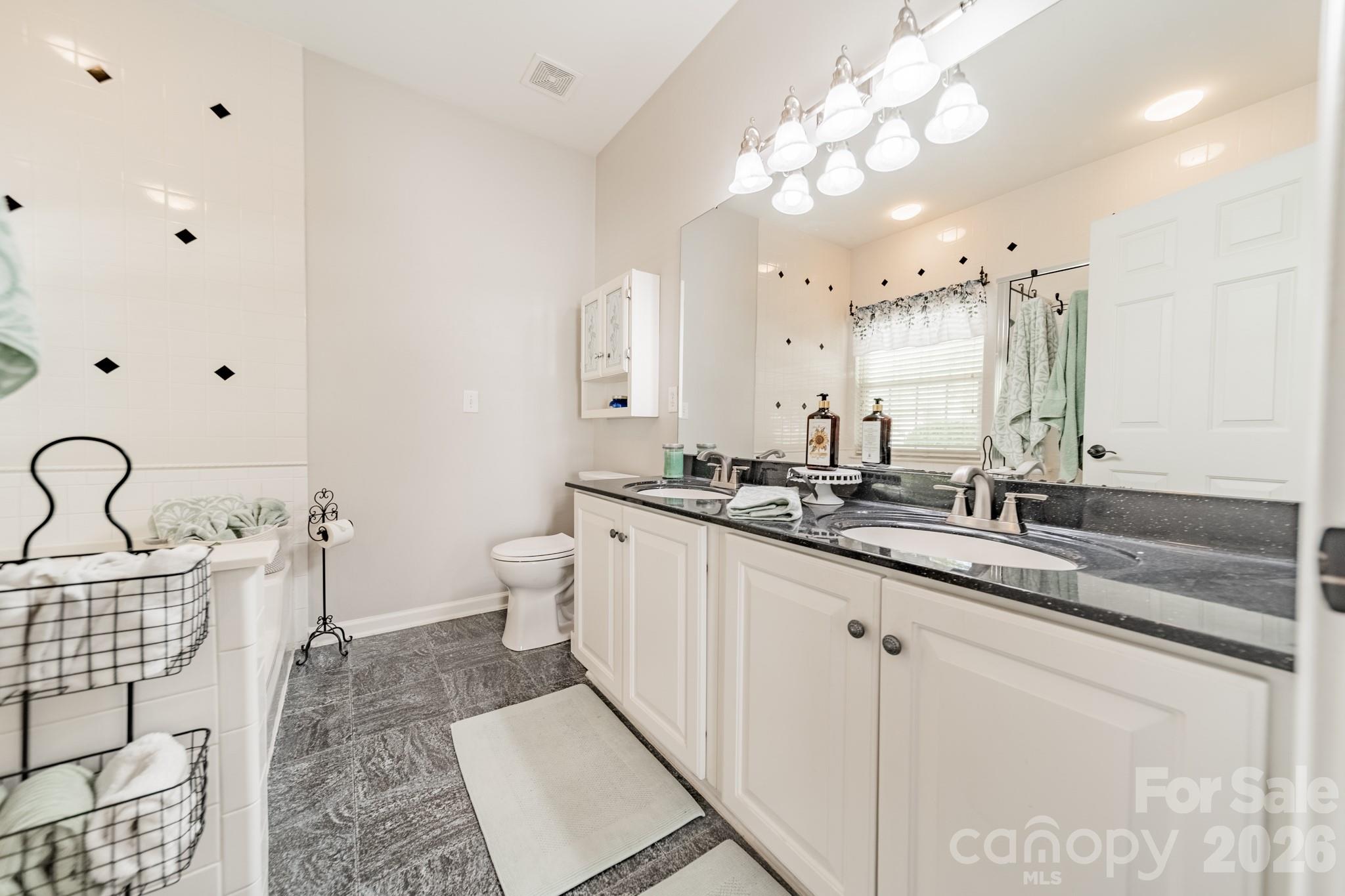 Single Family Residence at 6216 Creek Breeze Road, Charlotte, photo 21 of 35