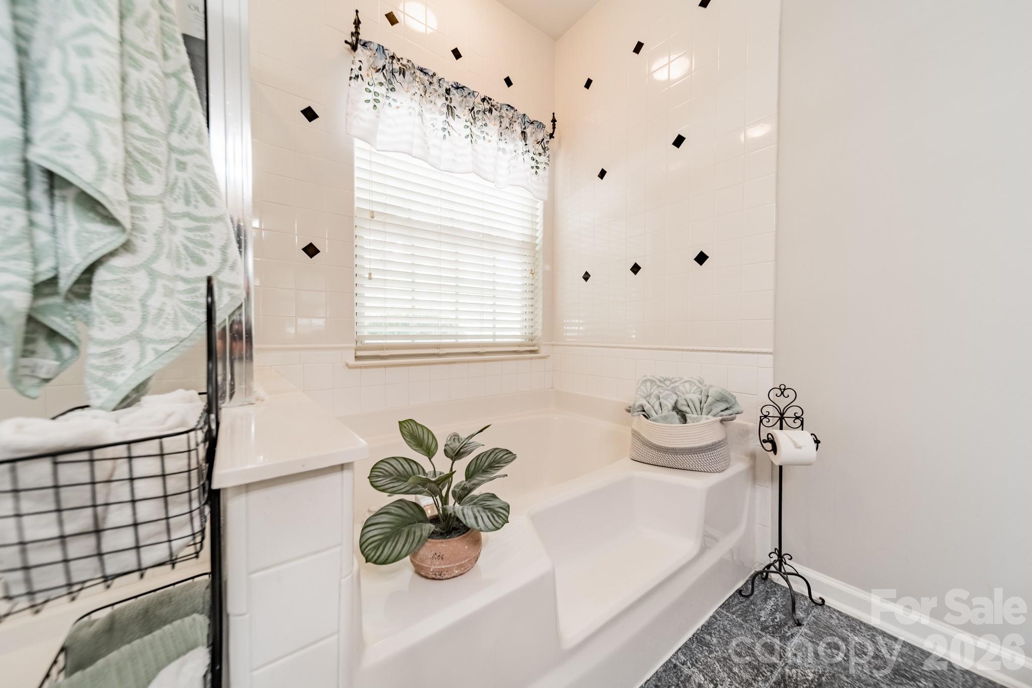 Single Family Residence at 6216 Creek Breeze Road, Charlotte, photo 22 of 35
