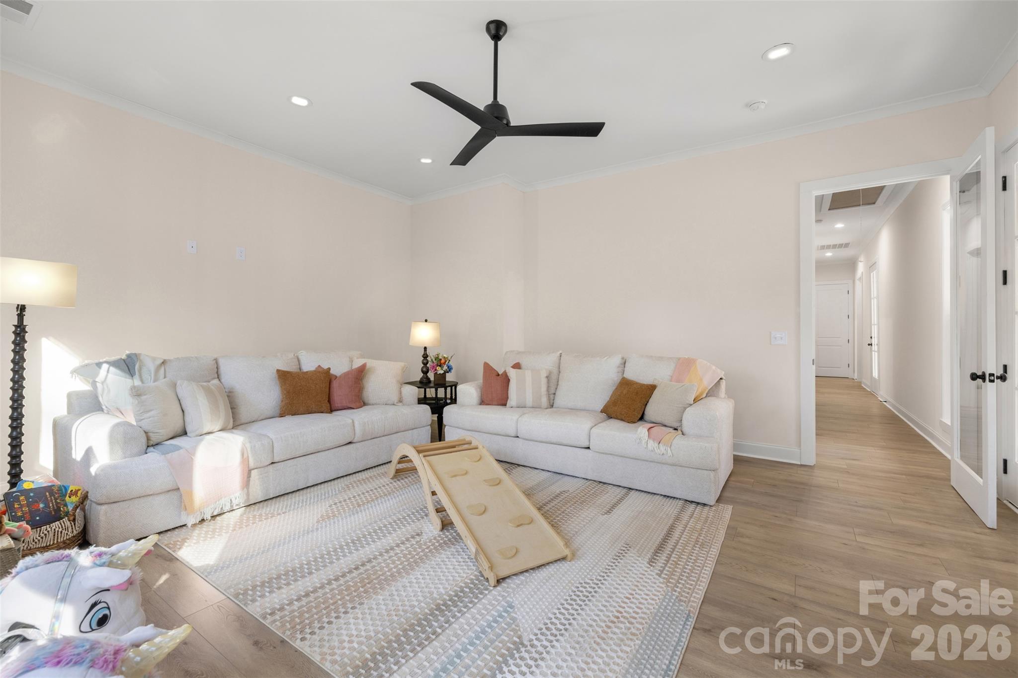 Family Room Main House - 2137 Overbrook Way, Kershaw
