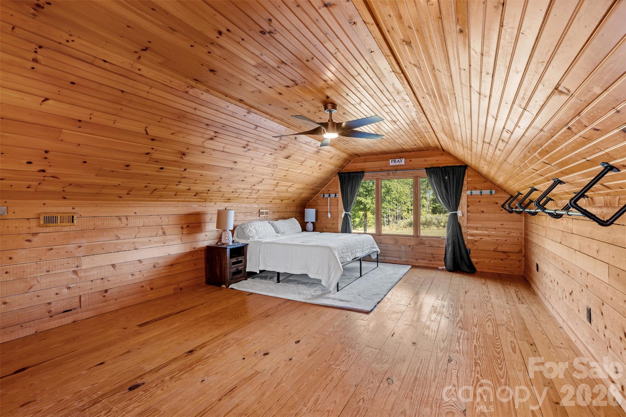Loft bedroom in Cabin - 2137 Overbrook Way, Kershaw