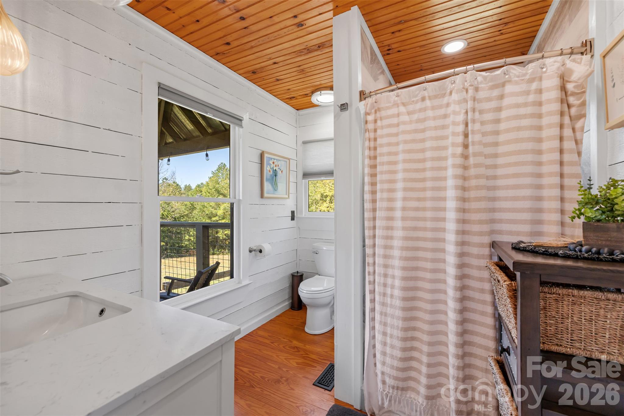 Full Bath Cabin - 2137 Overbrook Way, Kershaw