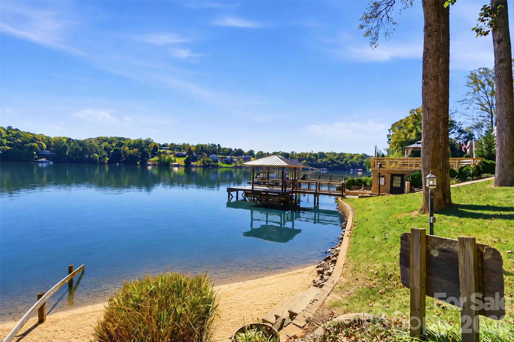 Sandy Beach/Main Channel View - 35 S Point Lane, Taylorsville
