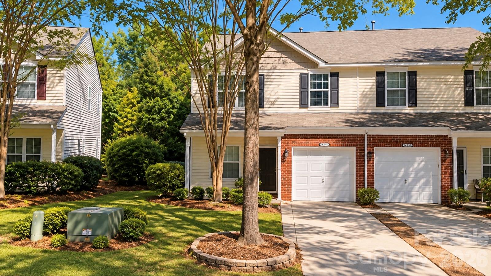 Townhouse at 14254 Tamarack Drive, Charlotte, photo 3 of 36