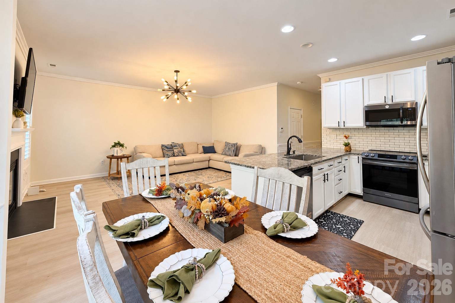 Townhouse at 14254 Tamarack Drive, Charlotte, photo 11 of 36