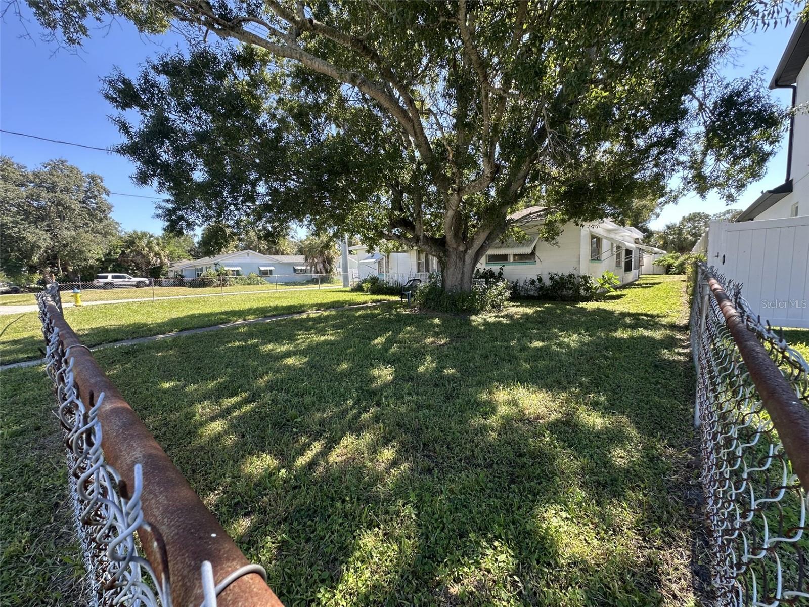 Single Family Residence at 3302 W PAXTON AVE, TAMPA, photo 28 of 32
