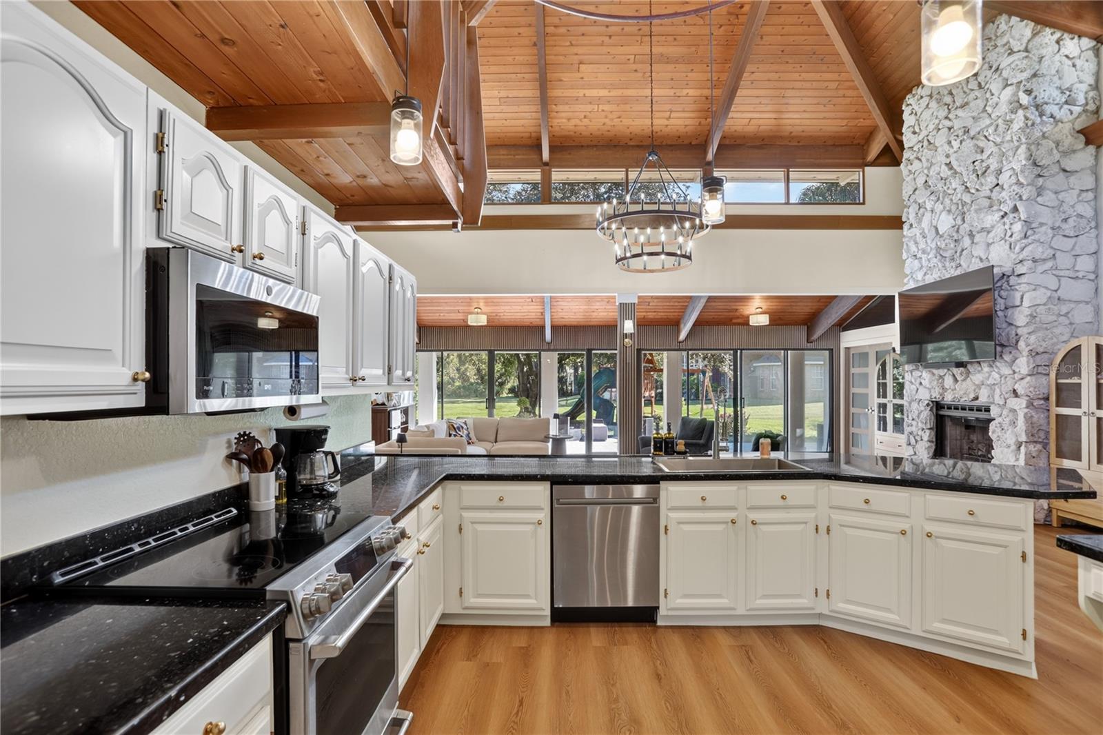 Kitchen - 2313 INDIAN MOUND TRL, KISSIMMEE