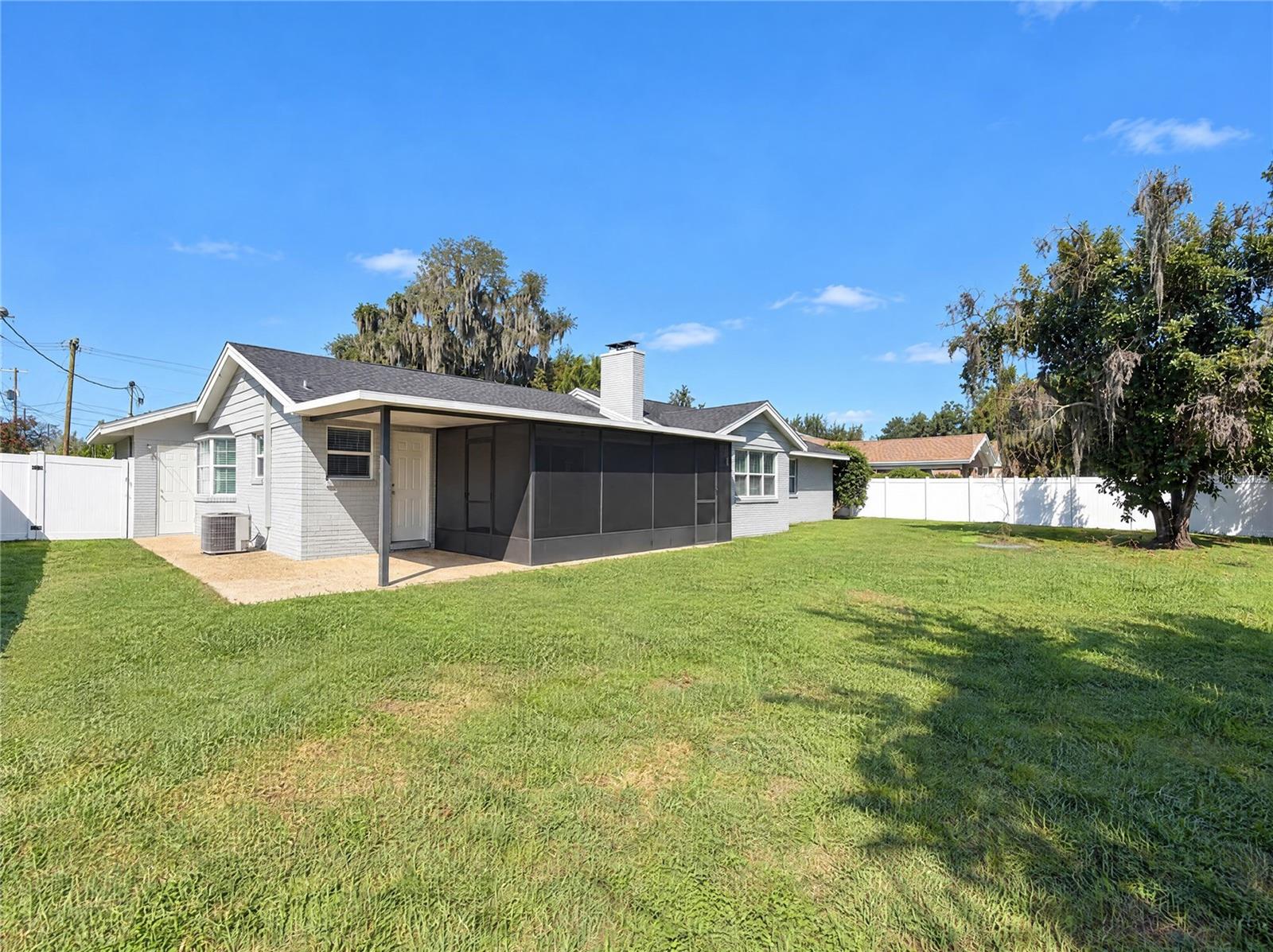 Single Family Residence at 2160 DE LAS FLORES AVE, BARTOW, photo 5 of 21