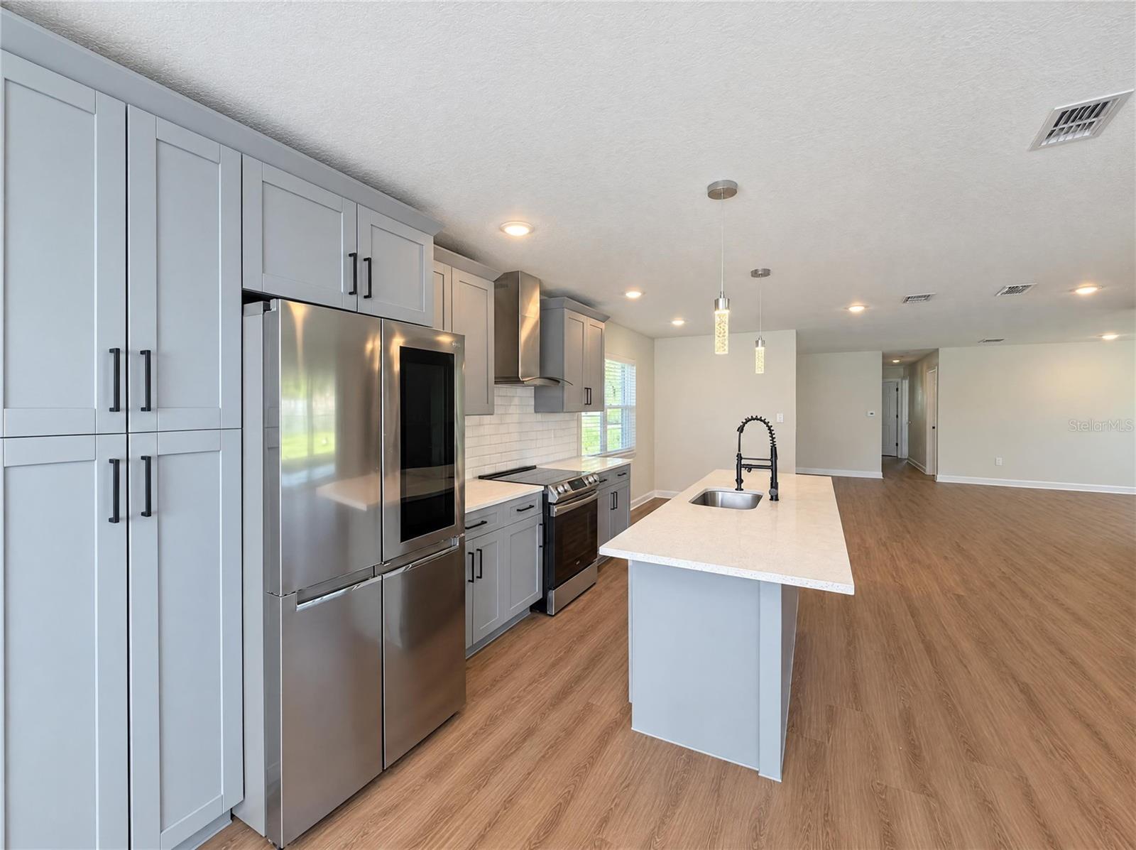 Single Family Residence at 2160 DE LAS FLORES AVE, BARTOW, photo 6 of 21