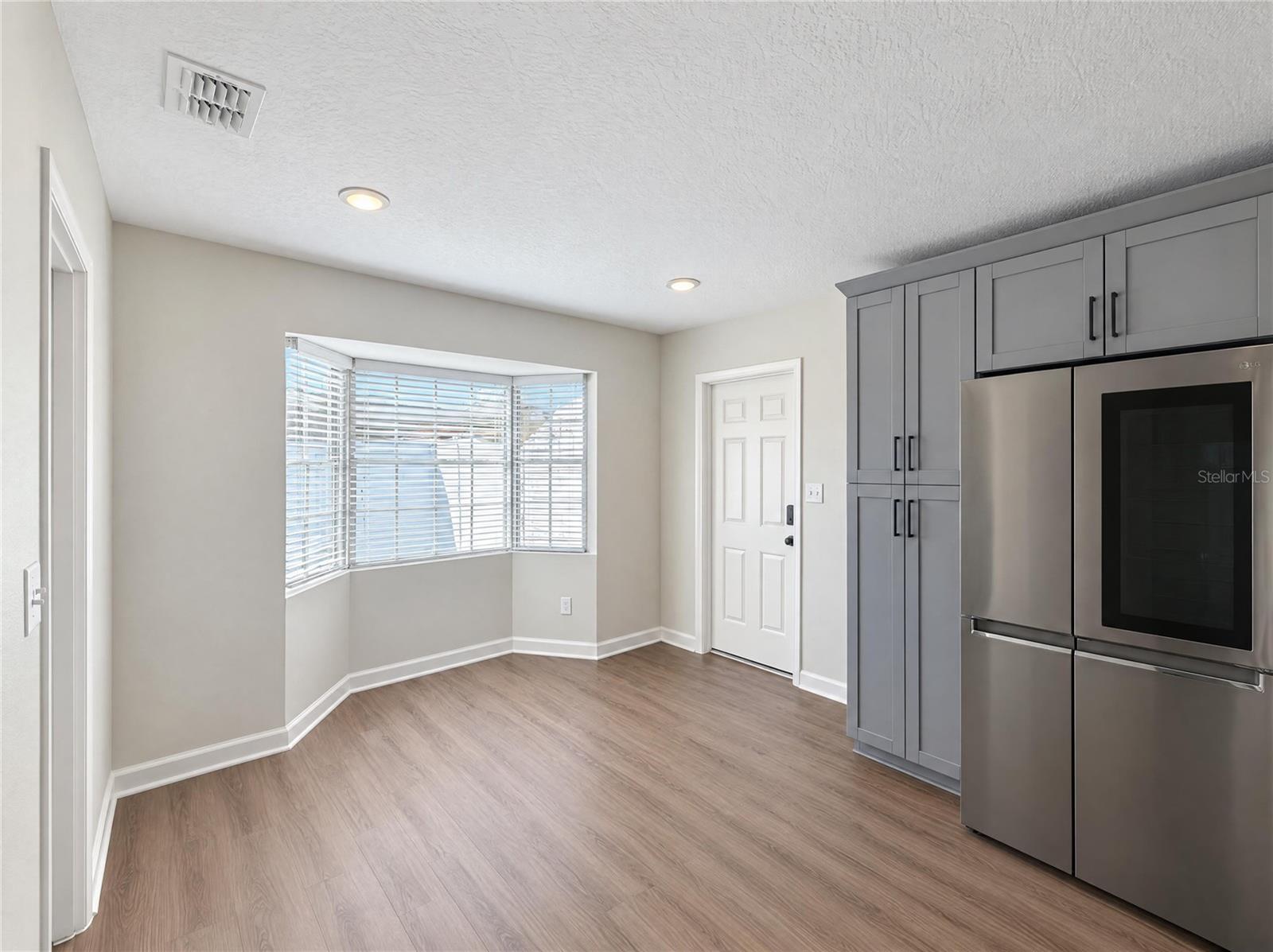 Single Family Residence at 2160 DE LAS FLORES AVE, BARTOW, photo 7 of 21
