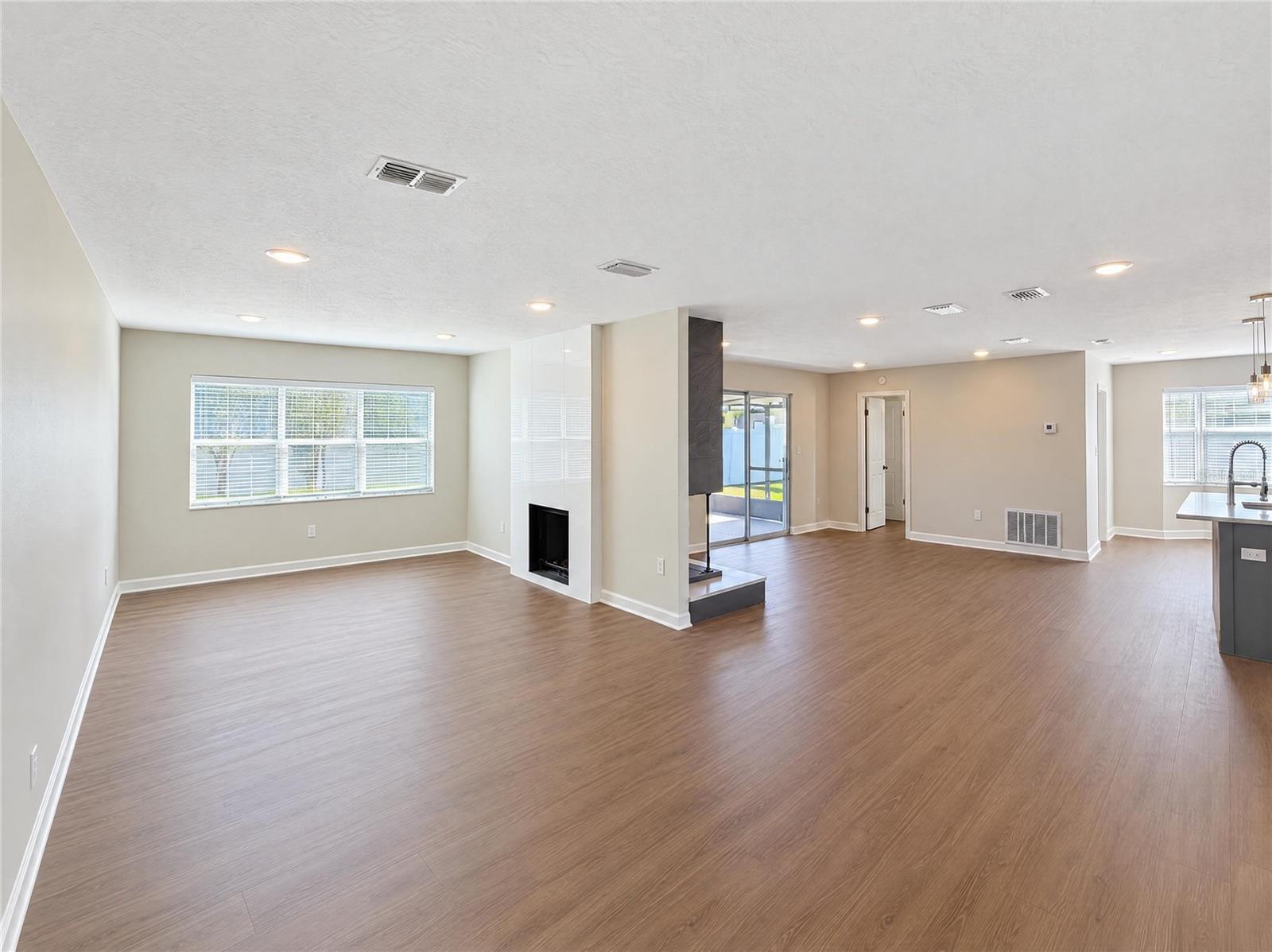 Single Family Residence at 2160 DE LAS FLORES AVE, BARTOW, photo 8 of 21