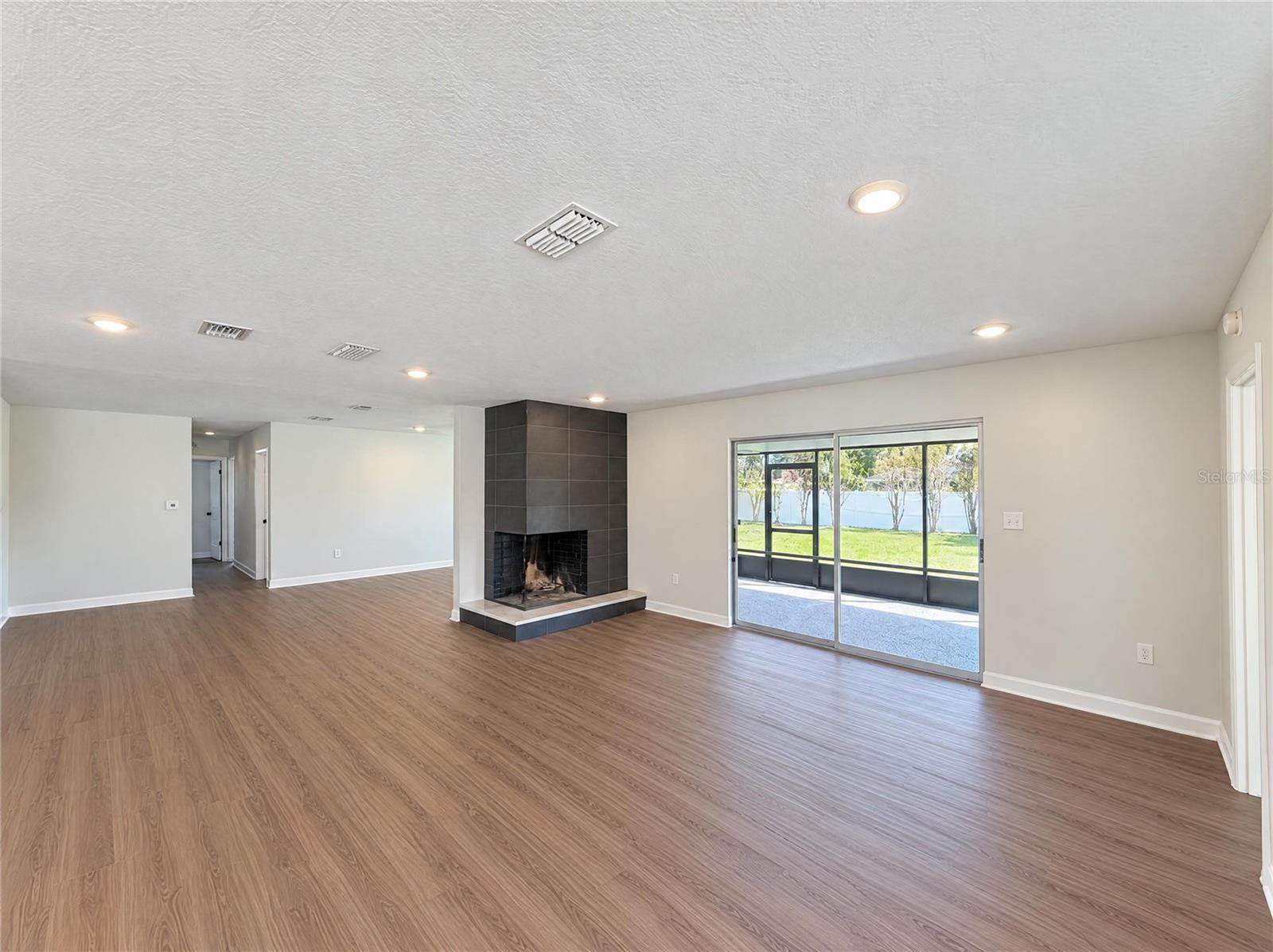 Single Family Residence at 2160 DE LAS FLORES AVE, BARTOW, photo 9 of 21
