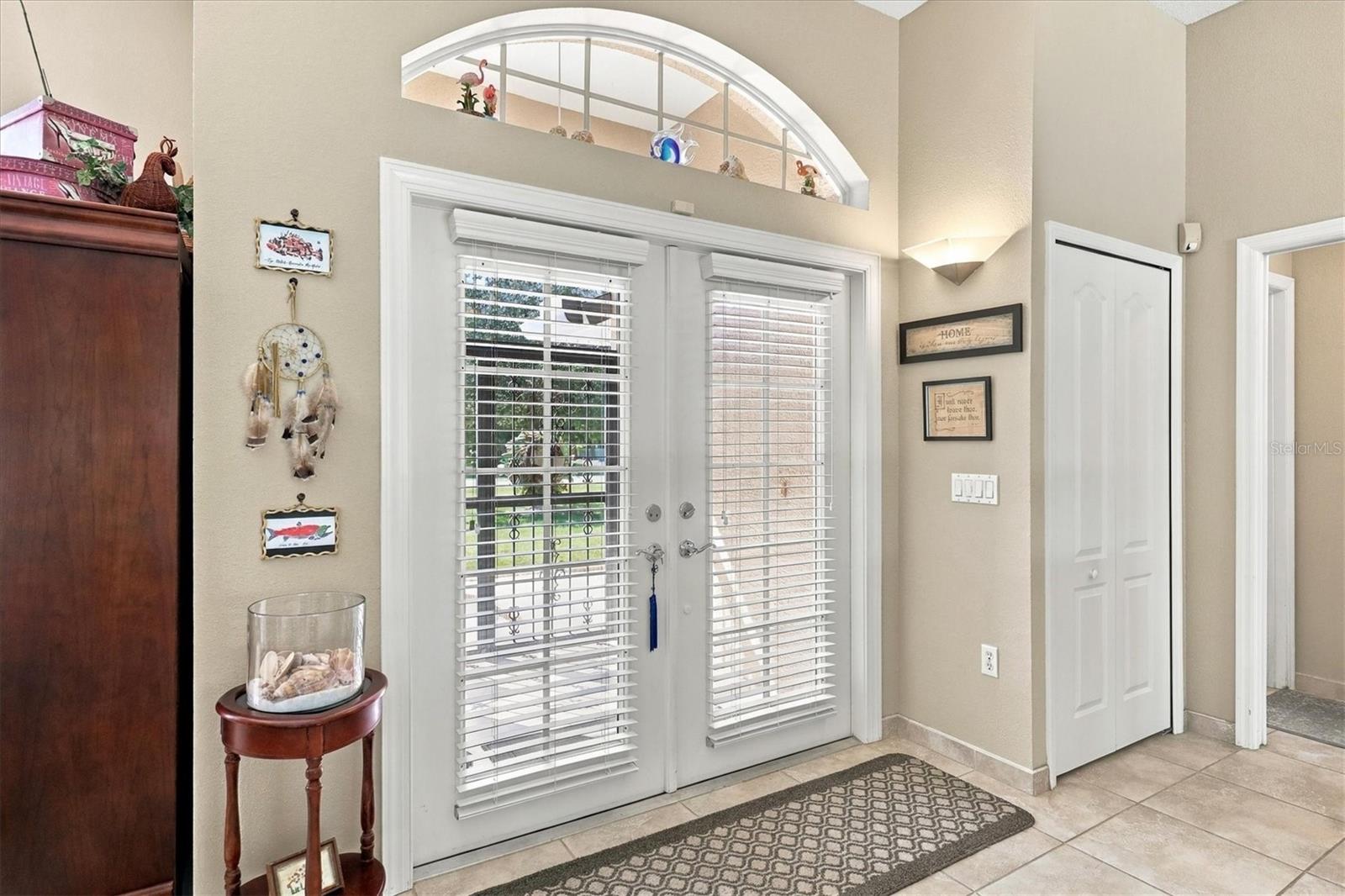 Interior shot of front door. - 2805 NORWOOD LN, VENICE