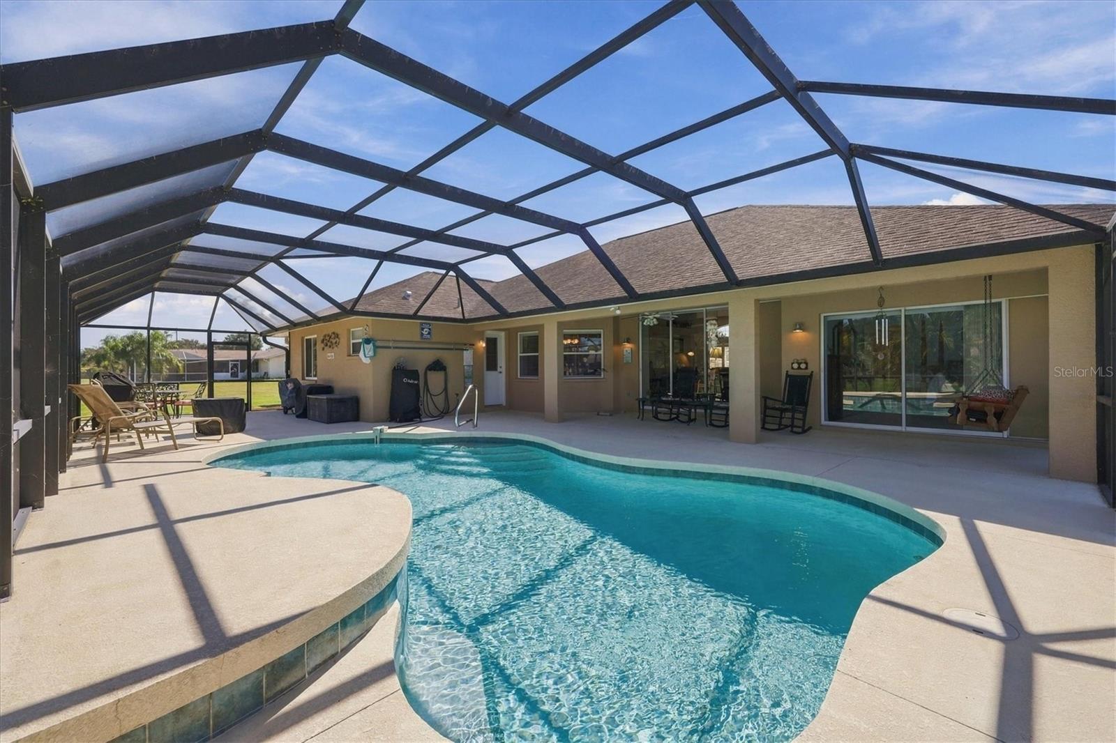 Enclosure from end to end is roughly 55 ft. - 2805 NORWOOD LN, VENICE