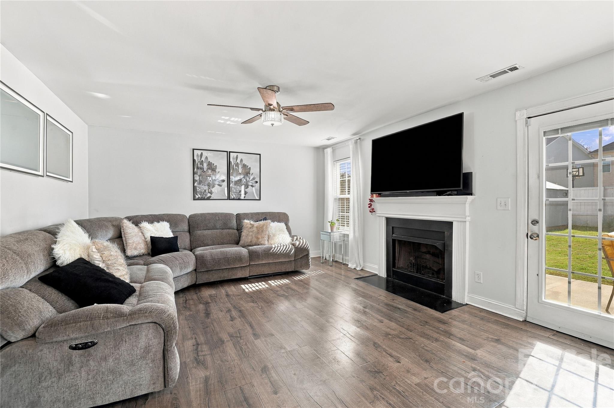 Single Family Residence at 648 Winding Branch Road, Rock Hill, photo 6 of 38