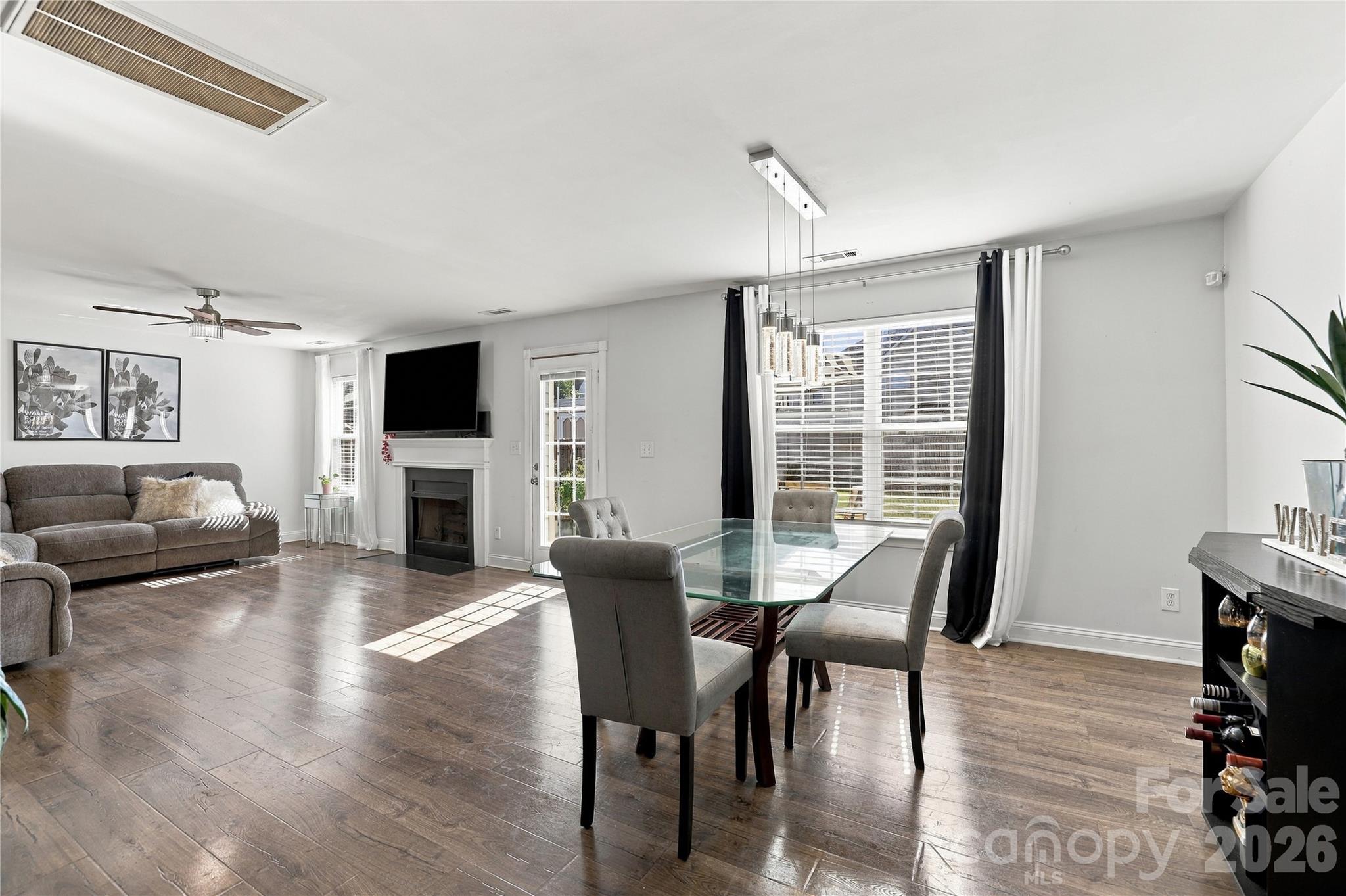 Single Family Residence at 648 Winding Branch Road, Rock Hill, photo 11 of 38