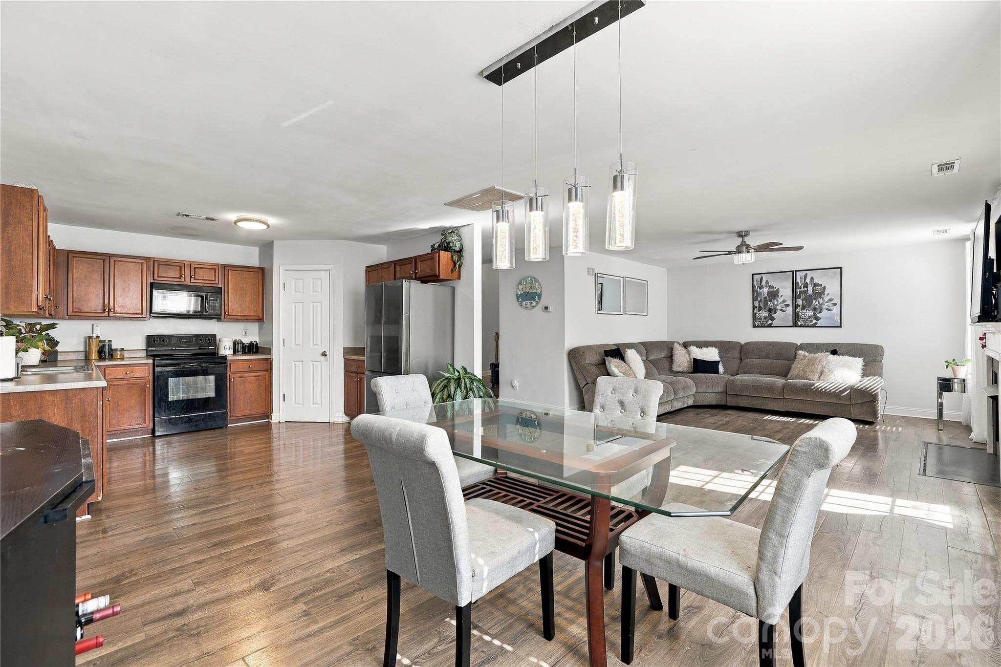 Single Family Residence at 648 Winding Branch Road, Rock Hill, photo 17 of 38