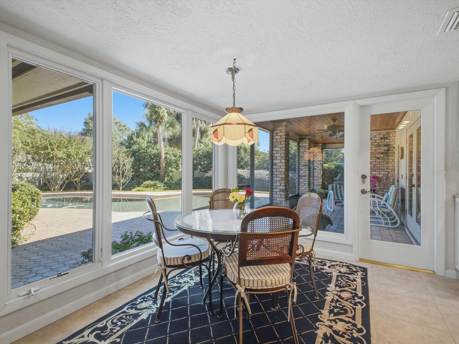 Kitchen Breakfast Nook - 1735 DEMETREE DR, WINTER PARK
