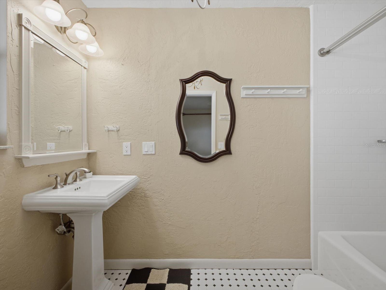 Bedroom 2 Ensuite - 1735 DEMETREE DR, WINTER PARK