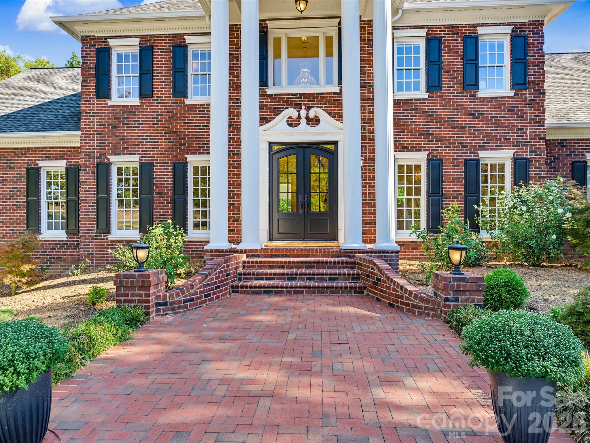 Single Family Residence at 4401 Piper Glen Drive, Charlotte, photo 2 of 48