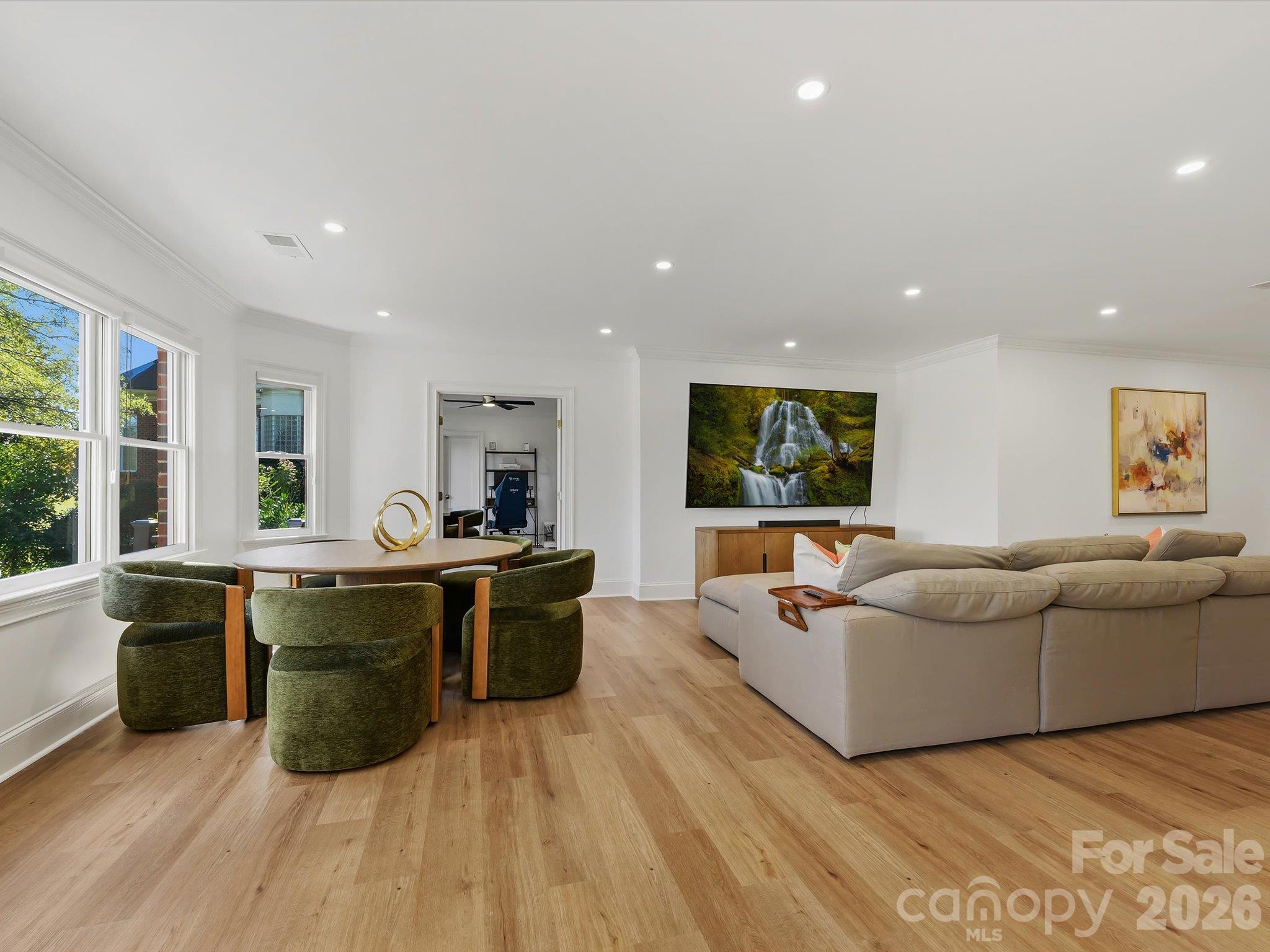 Single Family Residence at 4401 Piper Glen Drive, Charlotte, photo 38 of 48